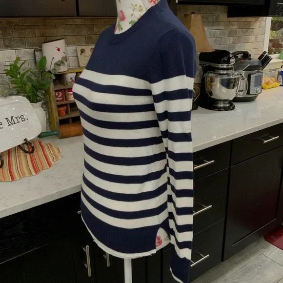 A New Day Long Sleeve Crew Neck Sweater 
Navy Blue & White 
Size XS - Picture 5 of 8